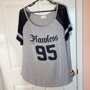 NWOT Free Kisses Gray and Black Graphic Top Scoop Neck Mesh Short Sleeves | 3X